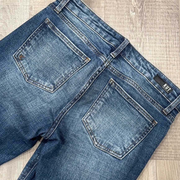 Kut from the kloth Catherine boyfriend distressed boyfriend fit jean ❤️ - Picture 4 of 7